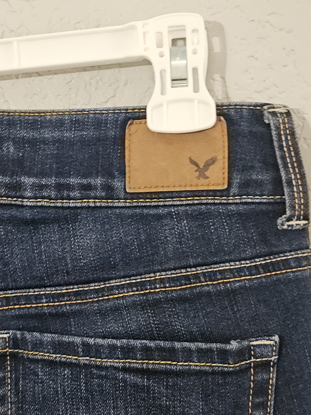 American Eagle Artist Crop Dark Wash Denim Cutoff Shorts Womens 8 Mid-Rise - Picture 4 of 7
